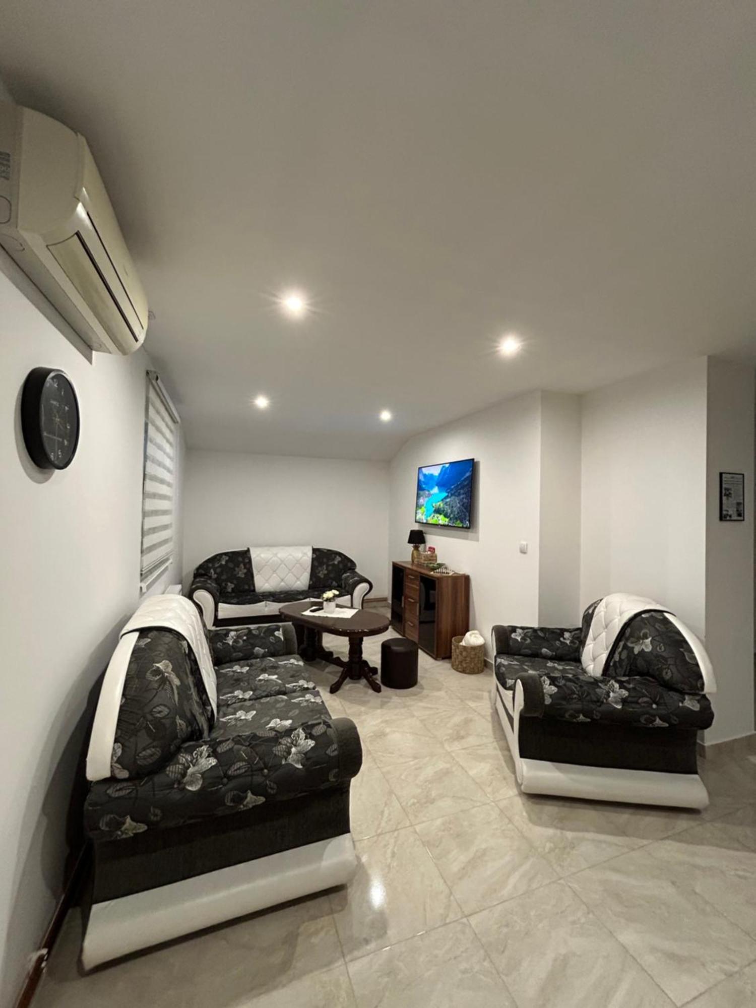 Apartman Diamond Lux Surčin Exteriör bild