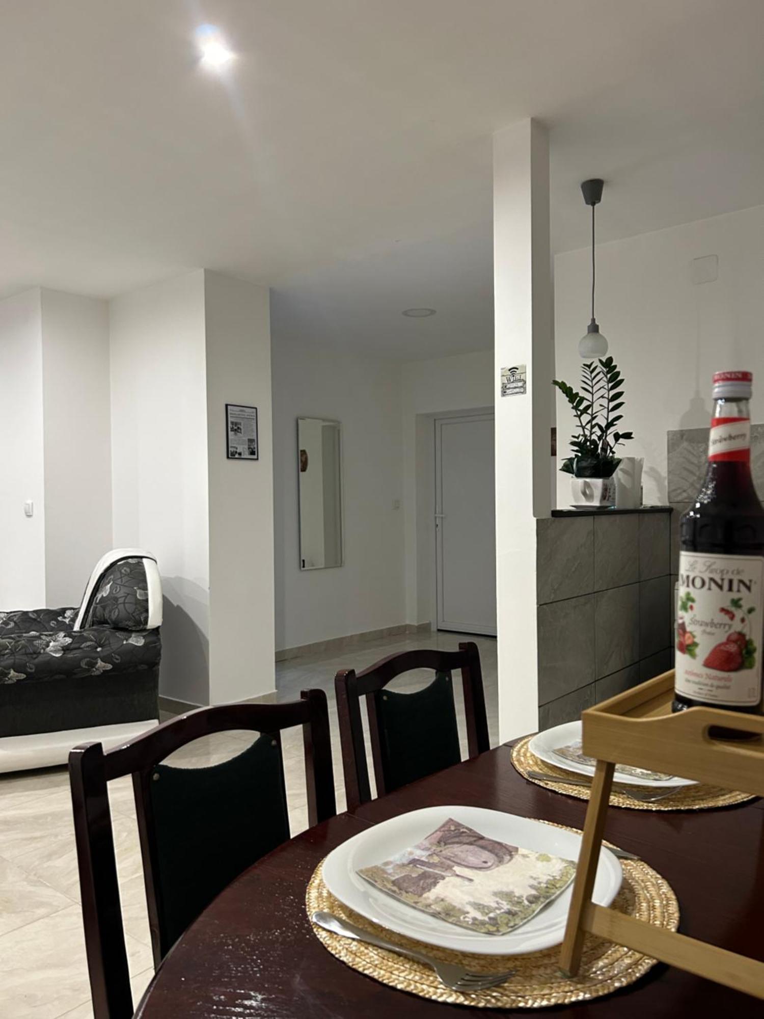 Apartman Diamond Lux Surčin Exteriör bild